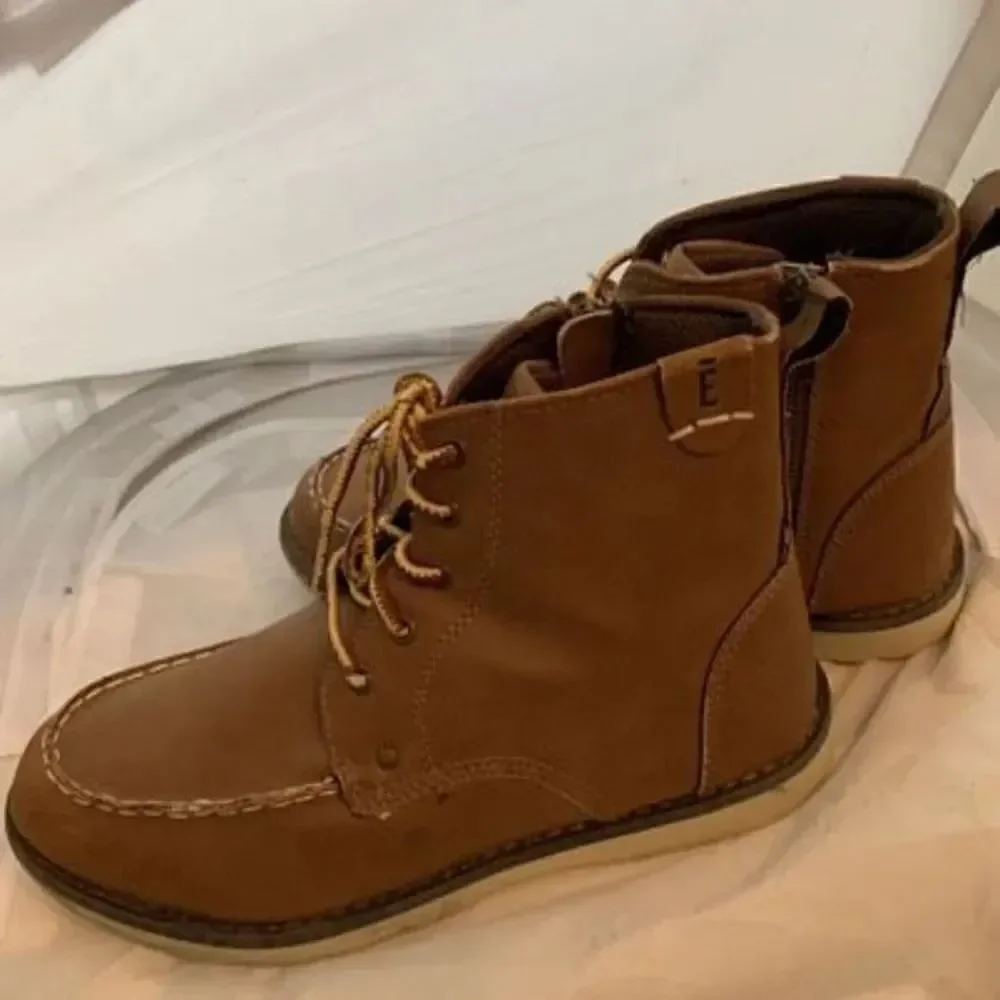 Crevo Buck Youth Size 5 Tan Ankle Boot